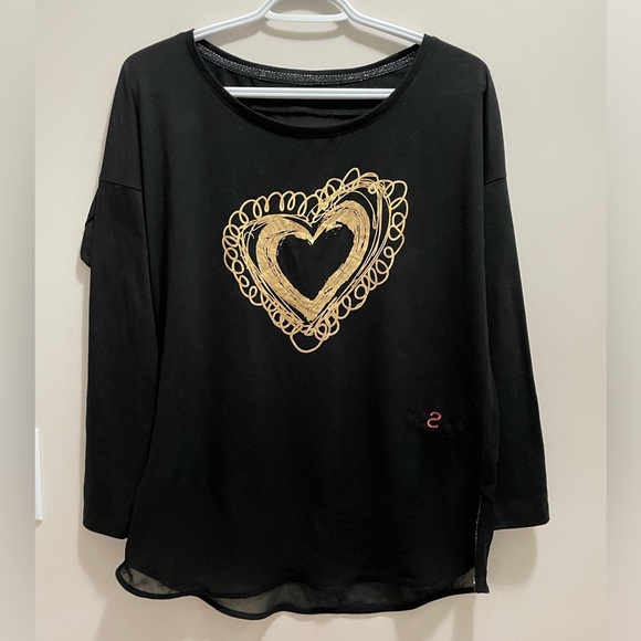 Desigual Tops - 2/$20.💕DESIGUAL 💛 top M